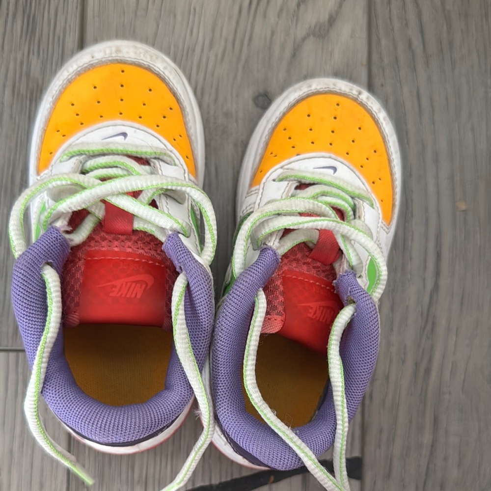 Nike Orange and Purple Sneakers Low-Top Athletic Design